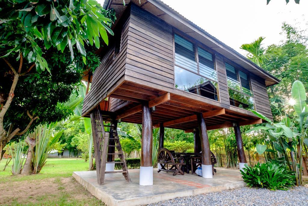 Banyen Villa San Sai Luaran gambar